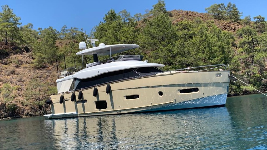 Azimut Magellano 66