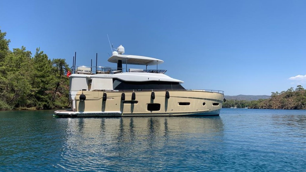 Azimut Magellano 66