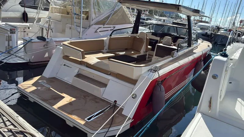 X-Power 33C Cuddy Cabin